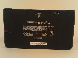 Nintendo DSi XL Mario 25th Anniversary (13)